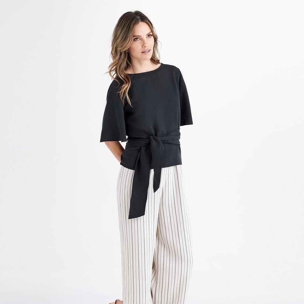 Vetta -- The Wrap Top (2.0) -- Black